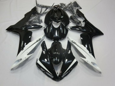 Online 2004-2006 Yamaha R1 Fairings - White and Black