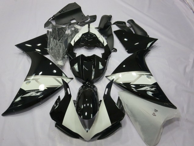 Online 2013-2014 Yamaha R1 Fairings - Black Silver White